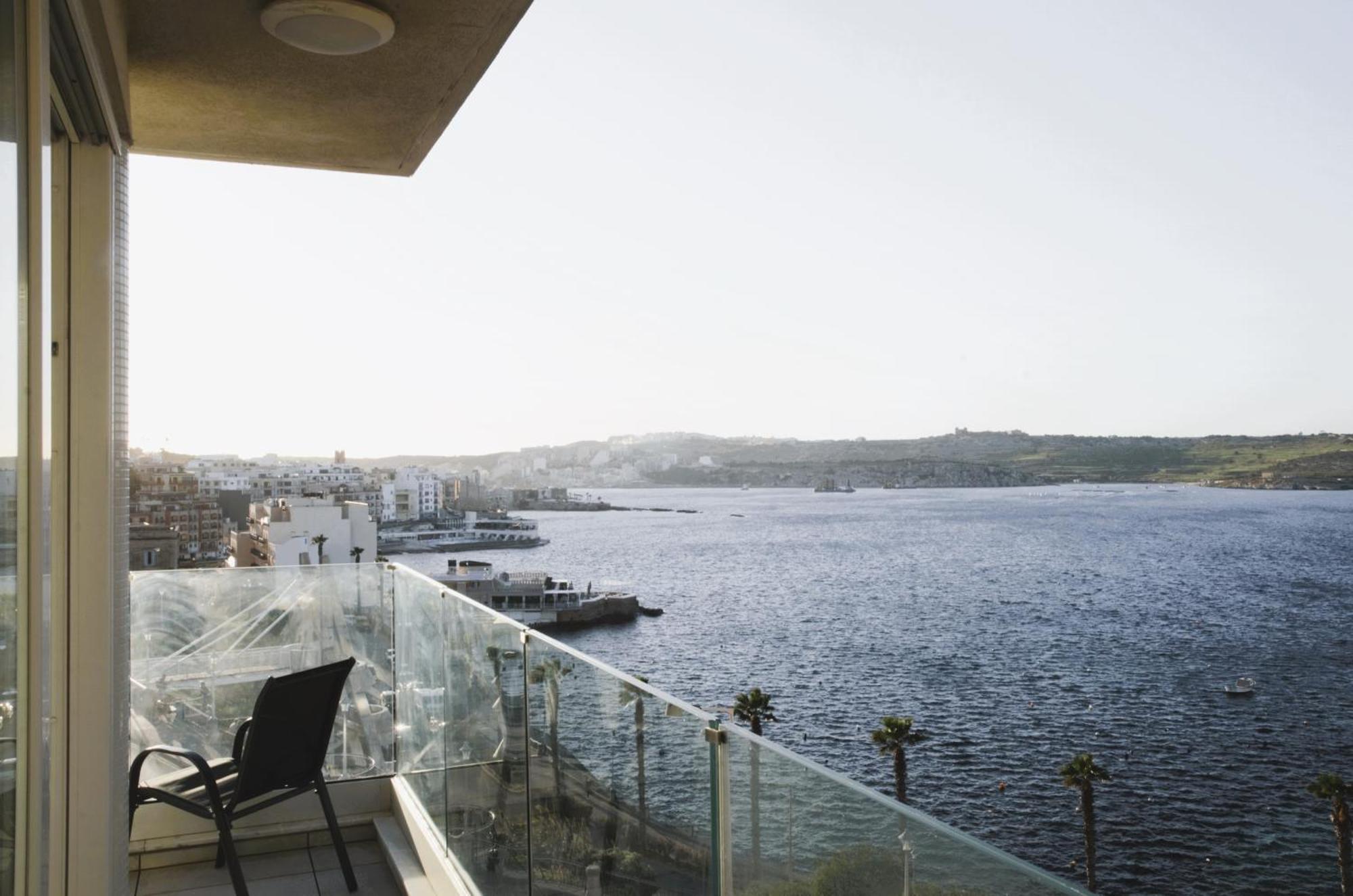 New Seafront Apartment - Spectacular Views 세인트폴스베이 외부 사진