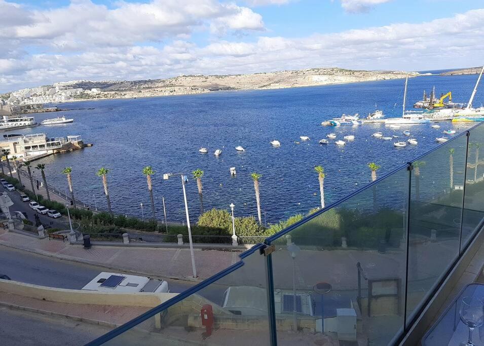 New Seafront Apartment - Spectacular Views 세인트폴스베이 외부 사진