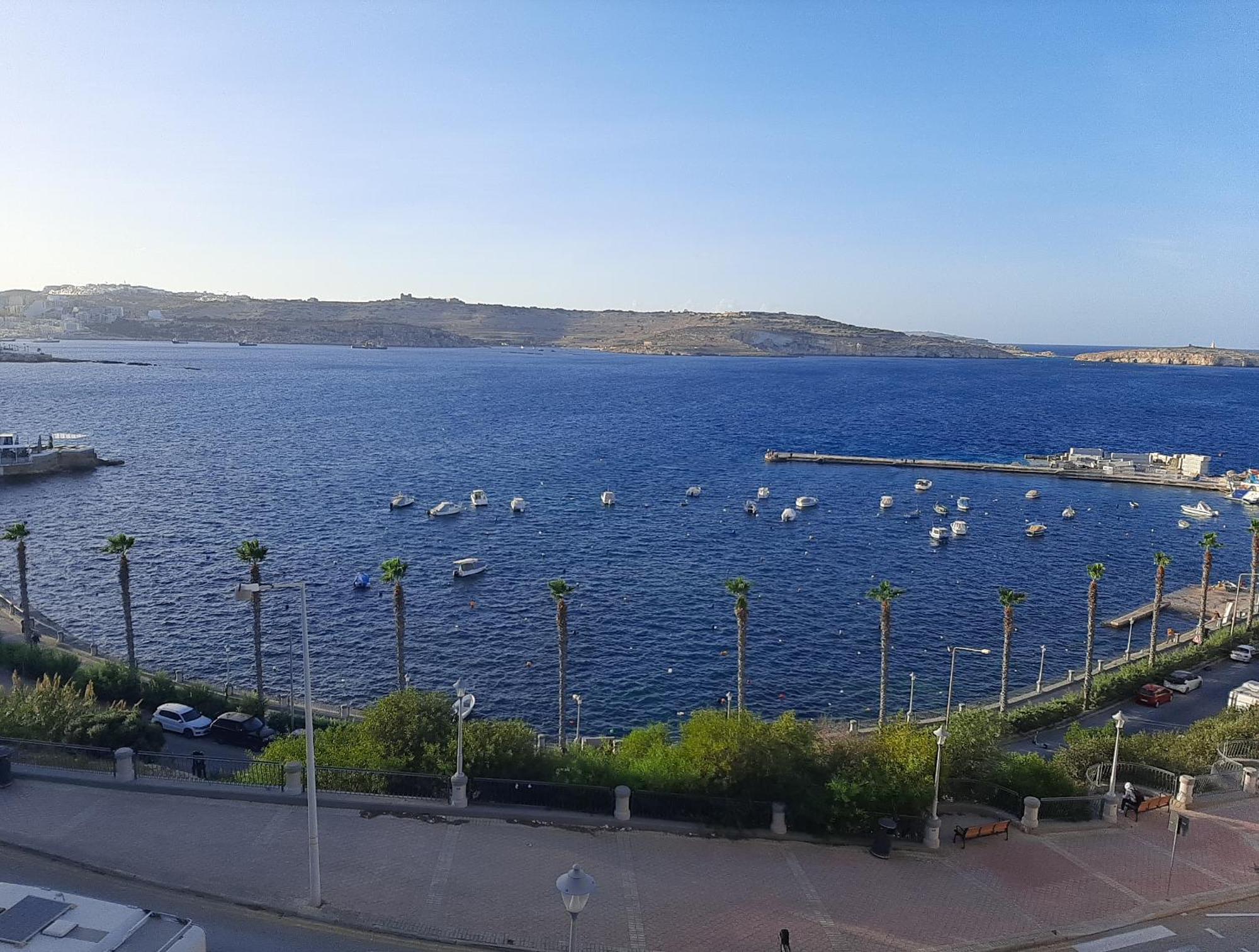 New Seafront Apartment - Spectacular Views 세인트폴스베이 외부 사진